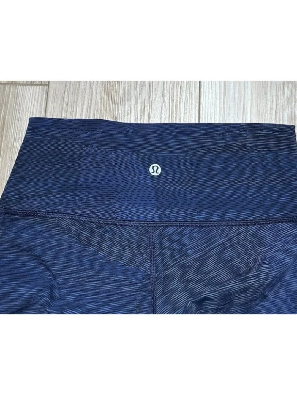 Lululemon Blue Pattern Wunder Under Cropped Leggings - Women Size 6